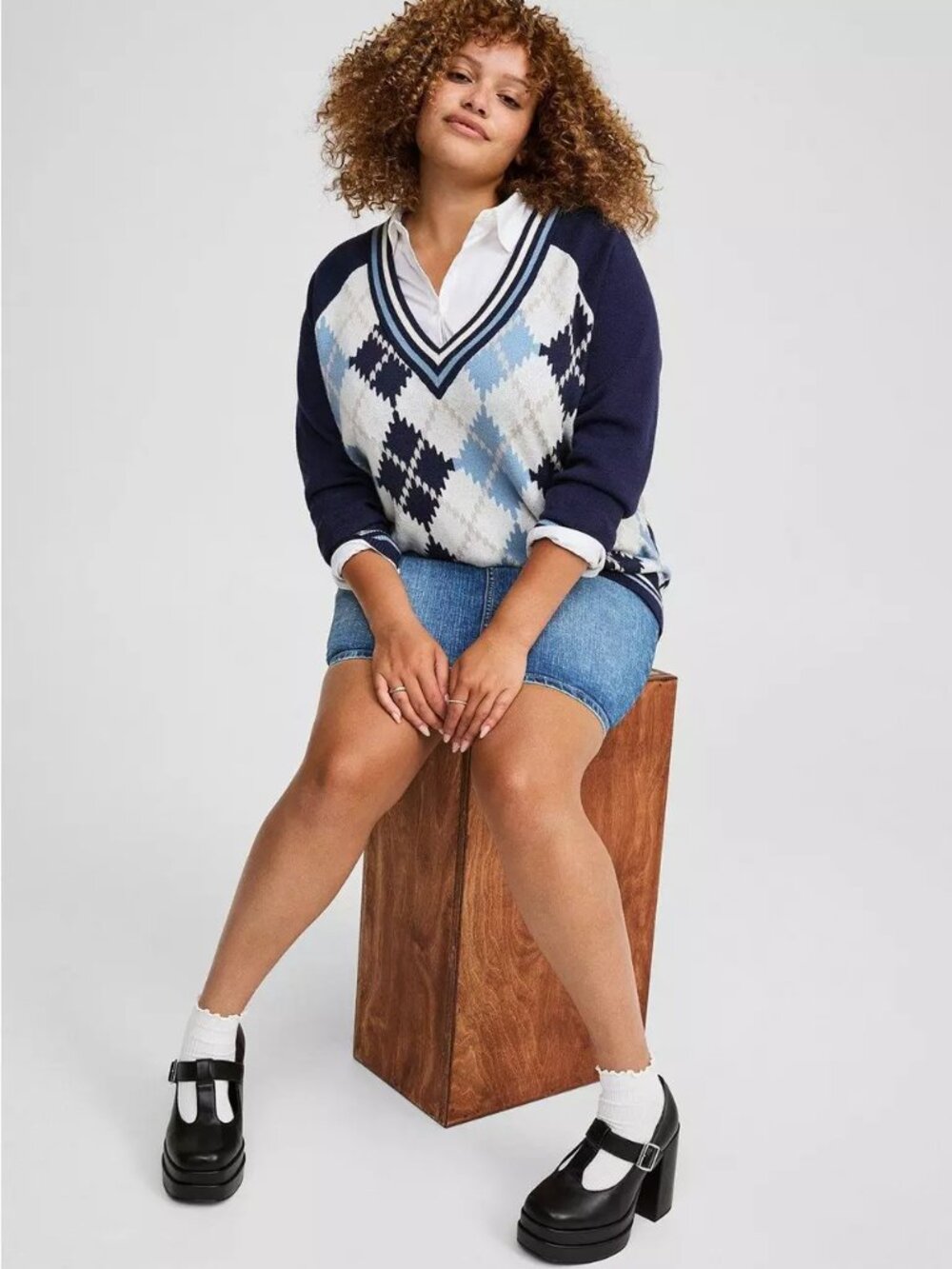 torrid Everyday Soft Ribbed V-Neck Raglan Sweater - Picture 5 of 7